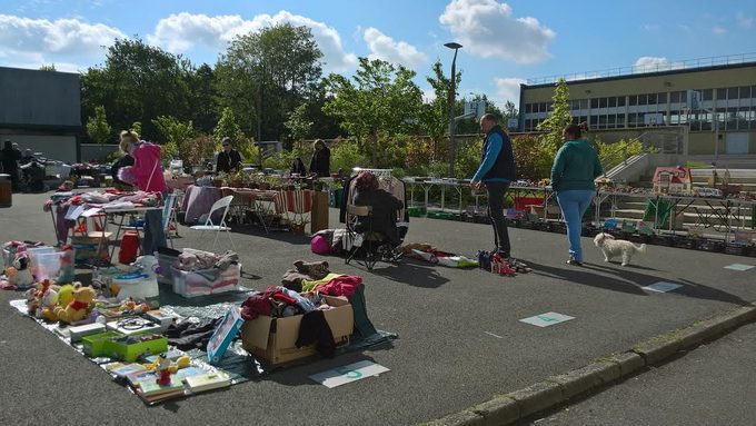 Premier vide greniers au lycée